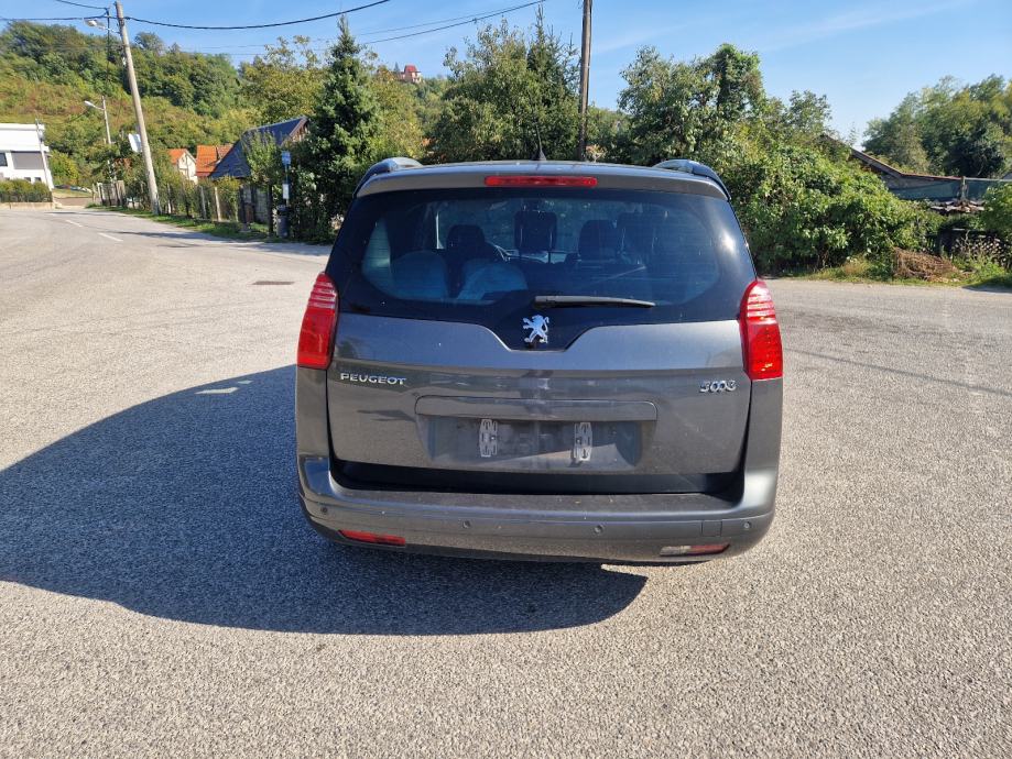 Peugeot 5008 1,6 e-HDi automatik 7 sjedala, fotografija 3