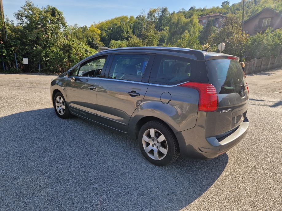 Peugeot 5008 1,6 e-HDi automatik 7 sjedala, fotografija 2