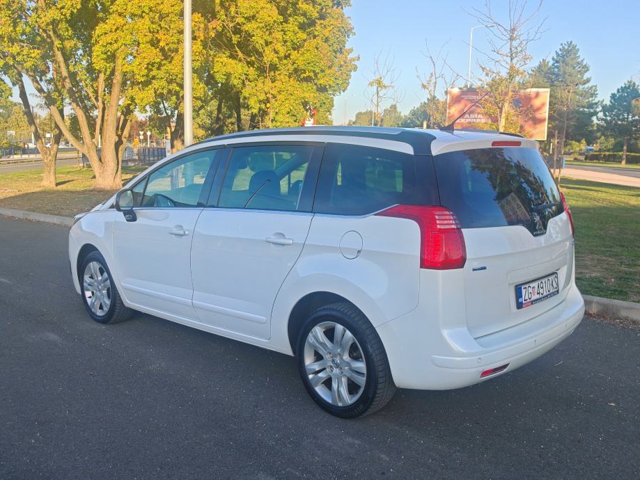 Peugeot 5008 1,6 hdi, fotografija 3