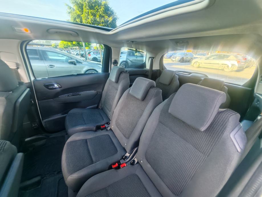 Peugeot 5008 1,6 hdi, fotografija 5