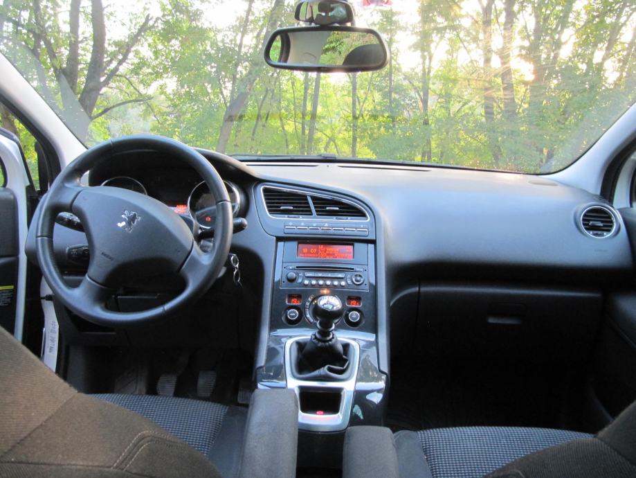 Peugeot 5008 2,0 HDi, 7 sjedala, panorama, veliki servis
