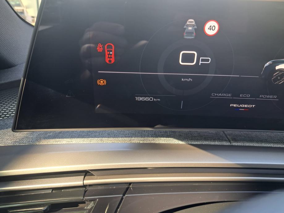 Peugeot 5008 GT HYBRID 145 e-DCS6, fotografija 13