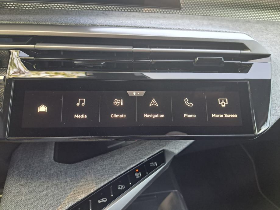 Peugeot 5008 GT HYBRID 145 e-DCS6, fotografija 14