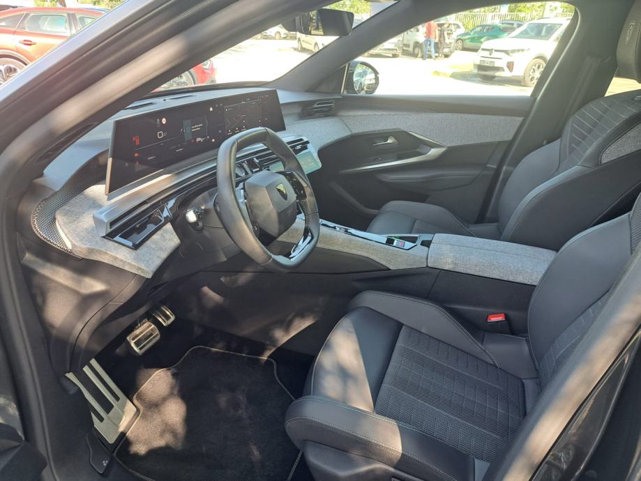 Peugeot 5008 GT HYBRID 145 e-DCS6, fotografija 8
