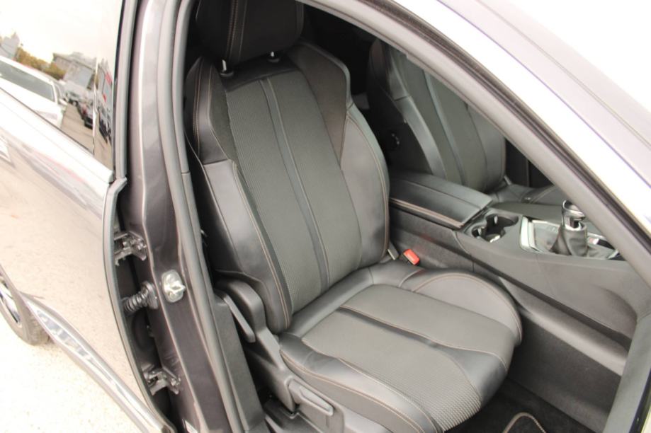 Peugeot 5008 Puretech 130 GT-Line 7 sjedala *PANORAMA, KAMERA, NAVIGAC, fotografija 15