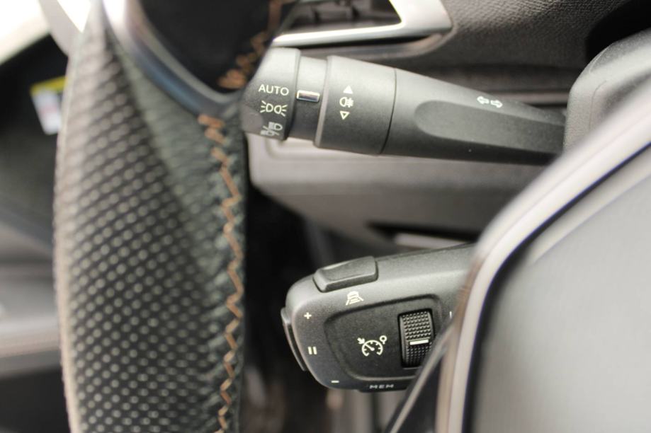 Peugeot 5008 Puretech 130 GT-Line 7 sjedala *PANORAMA, KAMERA, NAVIGAC, fotografija 20