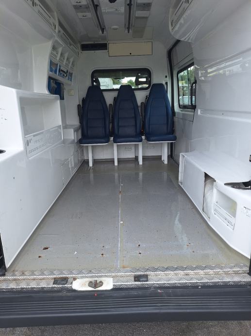 Peugeot Boxer 333 Kombi 2,2 HDi, fotografija 5