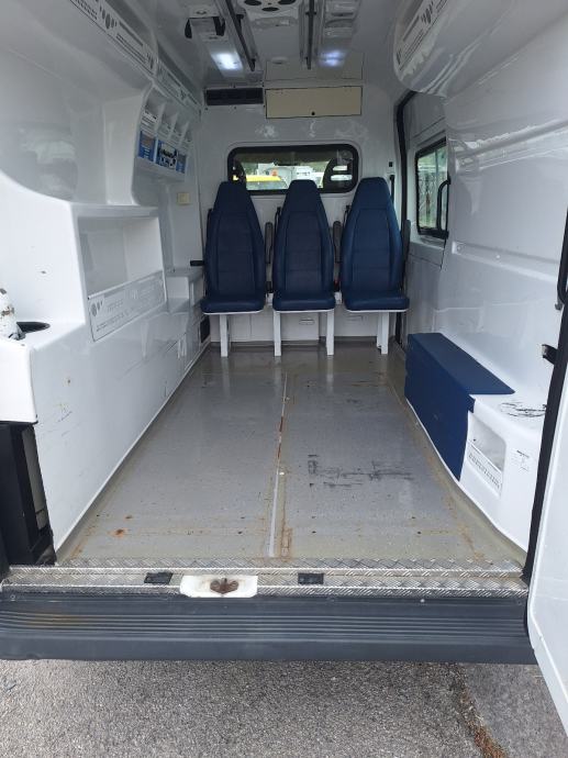 Peugeot Boxer 333 Kombi 2,2 HDi, fotografija 6
