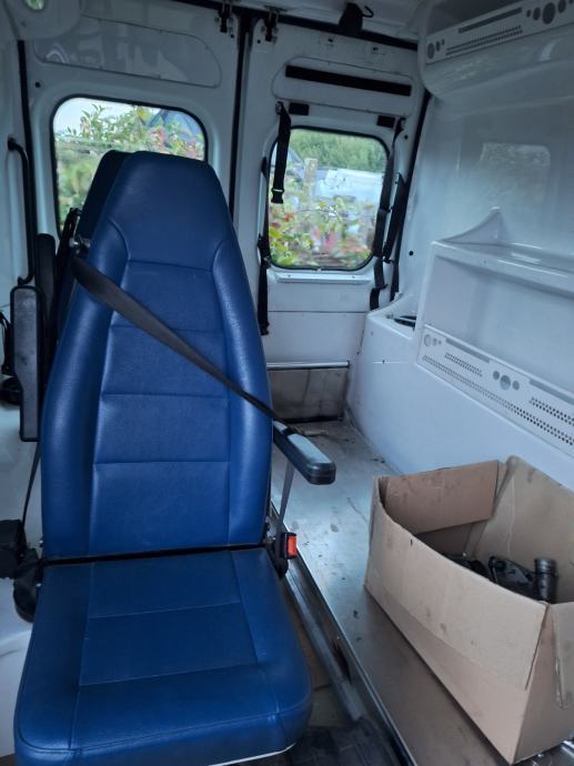 Peugeot Boxer 333 Kombi 2,2 HDi, fotografija 13