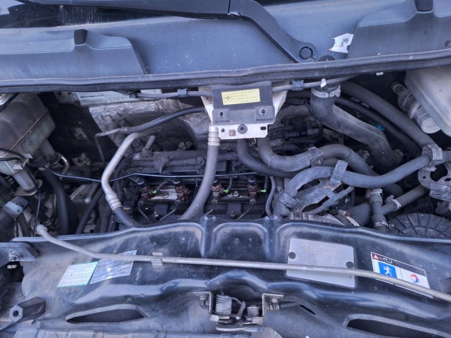 Peugeot Boxer 333 Kombi 2,2 HDi, fotografija 12