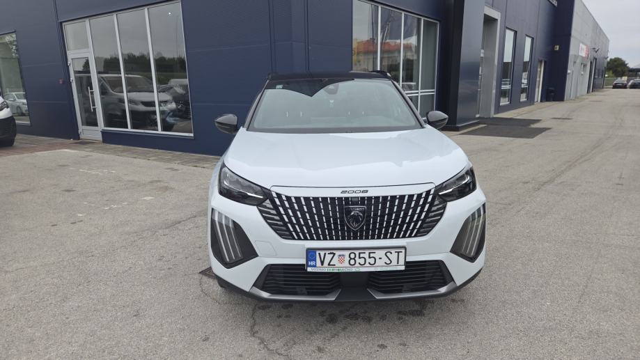 Peugeot e-2008 GT 54 kWh 155 električni, fotografija 2