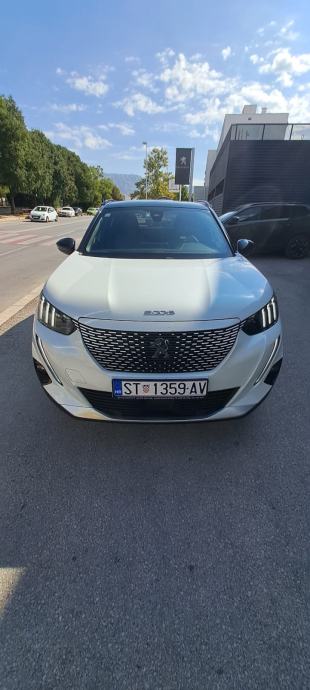 Peugeot e-2008 GT automatik - odličan, 2 godine garancija, fotografija 4