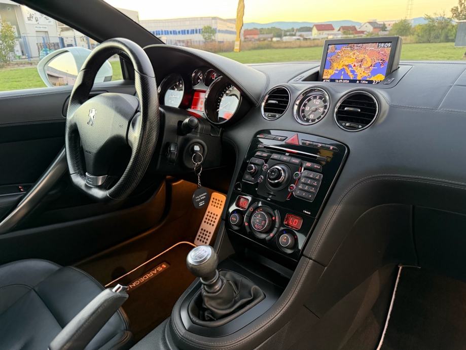 PEUGEOT RCZ 1,6 THP-REGISTRIRAN GODINU DANA-PERLA-NAVI-XENON, fotografija 15