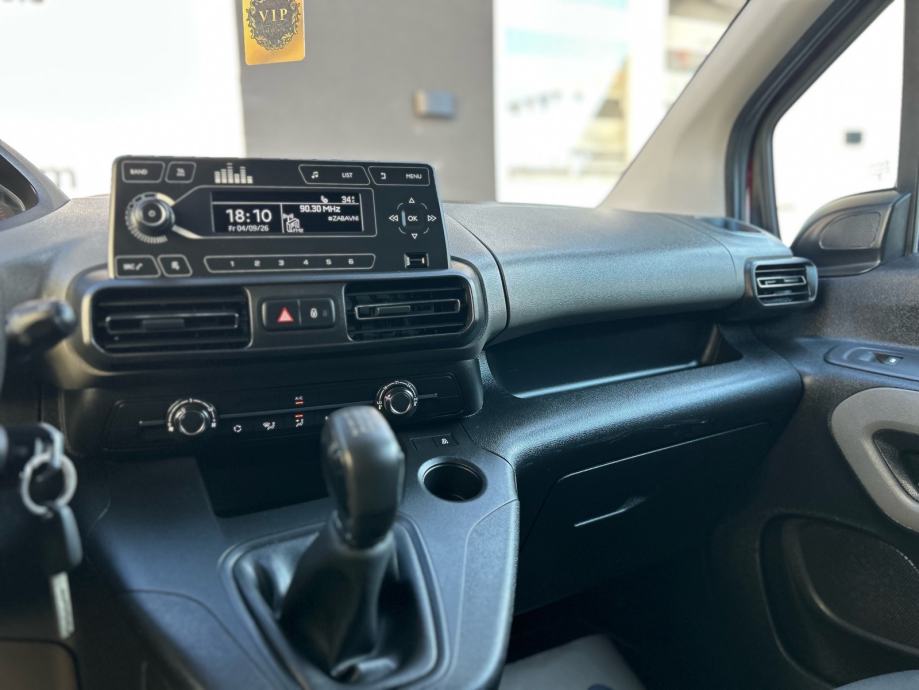 Peugeot Rifter 1,5 HDI 2019G.M-1 NOVI MODEL KOPLETNA VELIKI SERVISNA, fotografija 17
