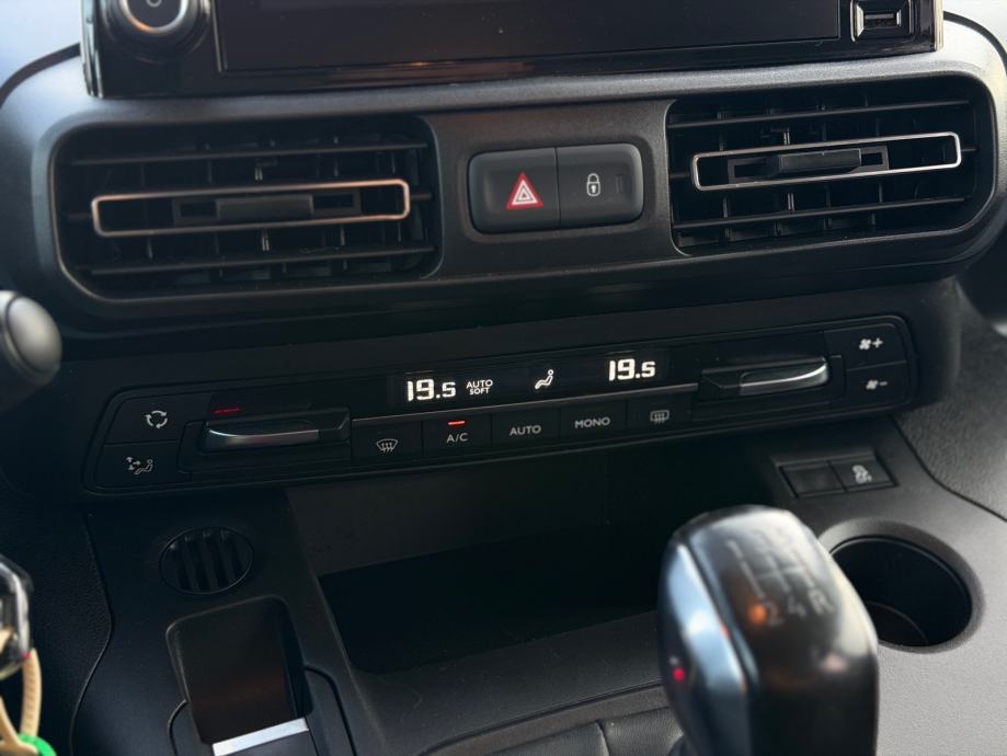Peugeot Rifter 1,5HDI VELIKI SERVIS,TEMPOMAT,PDC,KUKA,JAMSTVO, fotografija 16