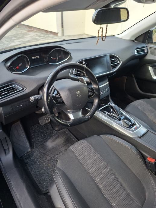 Peuget 308 automatik, fotografija 3