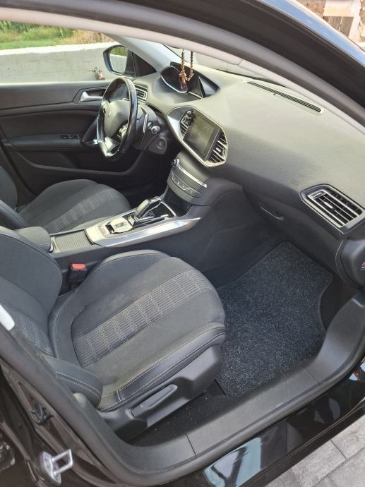 Peuget 308 automatik, fotografija 5
