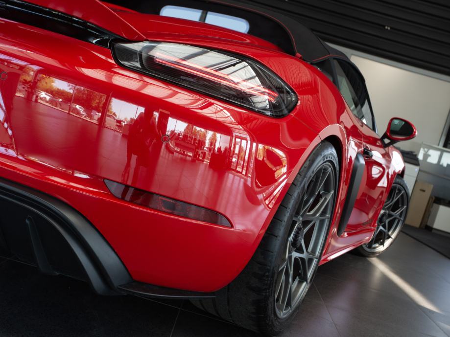 Porsche 718 Spyder RS (PORSCHE APPROVED JAMSTVO), fotografija 13