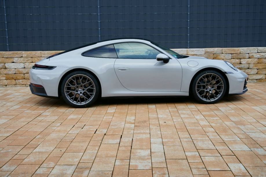 Porsche 911 992.2 Carrera Chrono, fotografija 3