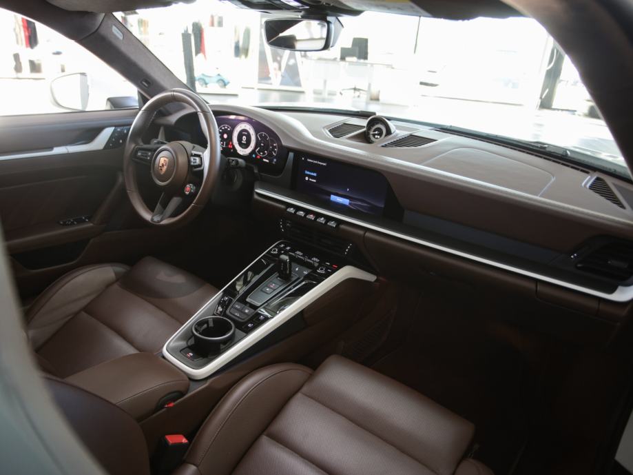 Porsche 911 Carrera 4 GTS (992 II) (PORSCHE APPROVED JAMSTVO), fotografija 11