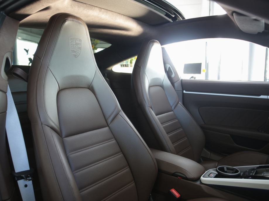 Porsche 911 Carrera 4 GTS (992 II) (PORSCHE APPROVED JAMSTVO), fotografija 12