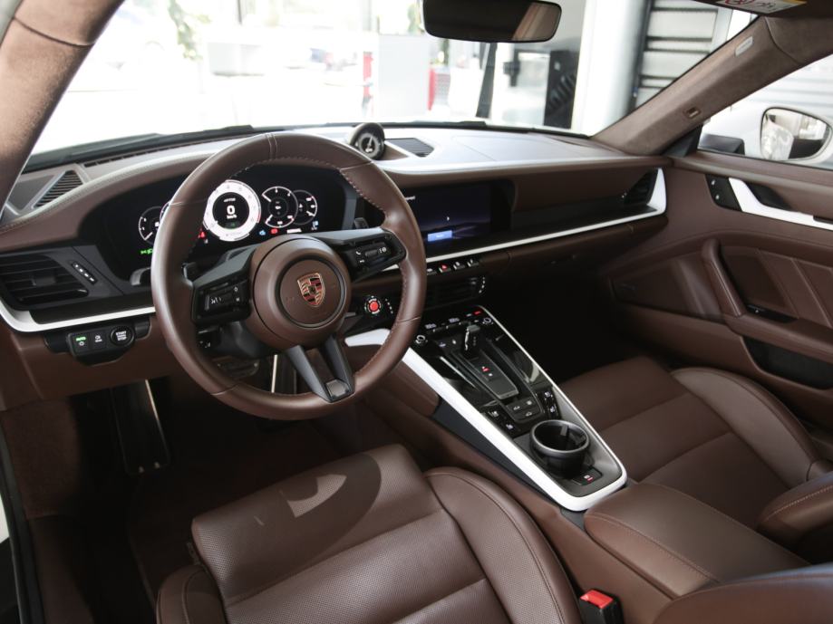 Porsche 911 Carrera 4 GTS (992 II) (PORSCHE APPROVED JAMSTVO), fotografija 9
