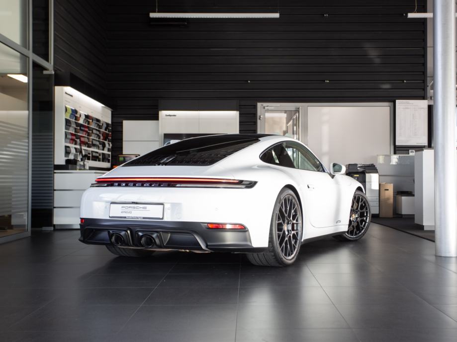 Porsche 911 Carrera 4 GTS (992 II) (PORSCHE APPROVED JAMSTVO), fotografija 6