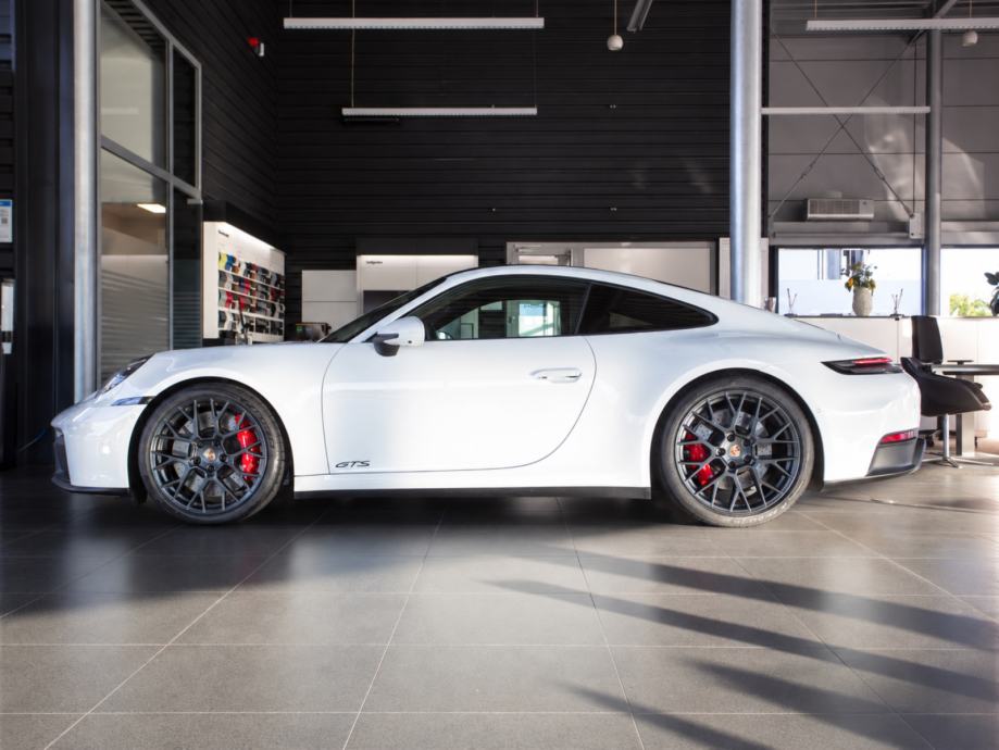 Porsche 911 Carrera 4 GTS (992 II) (PORSCHE APPROVED JAMSTVO), fotografija 2