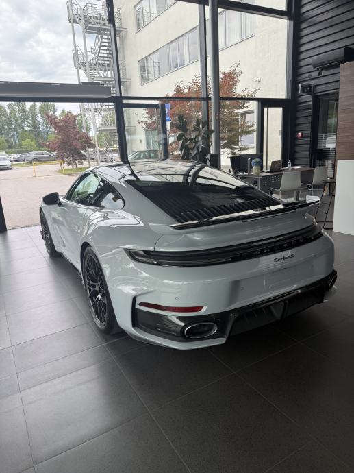 Porsche 992.2 TURBO S, fotografija 3