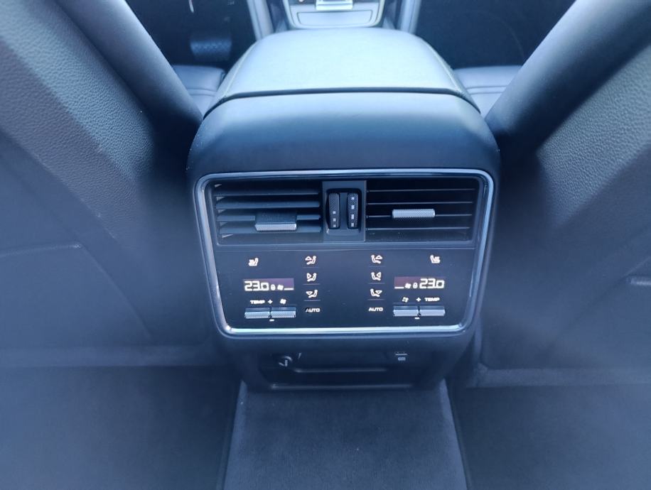 Porsche Cayenne Coupe, 340ks, panorama, sportska sjedala, fotografija 16