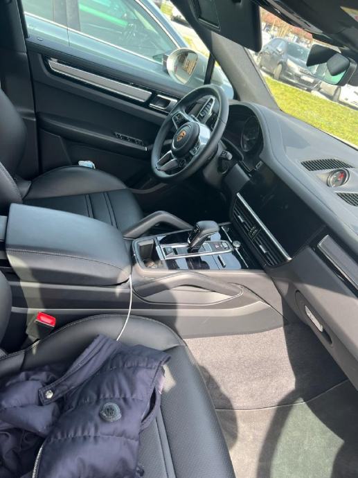 Porsche Cayenne Coupe EHybrid Platinum Edition, 2022 god.