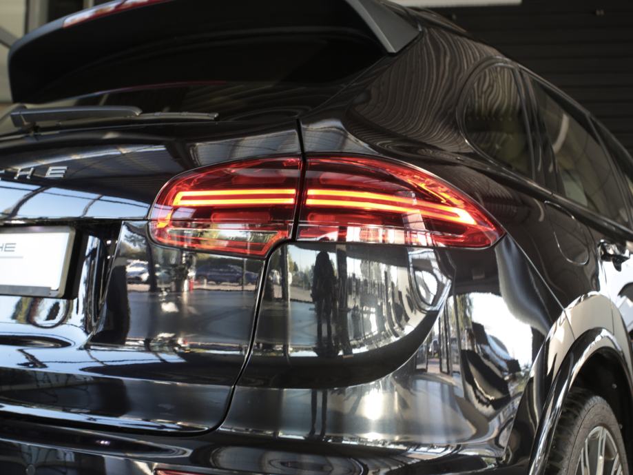 Porsche Cayenne Diesel Platinum Edition (PORSCHE APPROVED JAMSTVO), fotografija 13