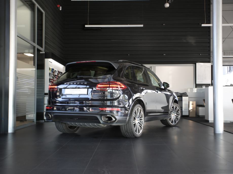 Porsche Cayenne Diesel Platinum Edition (PORSCHE APPROVED JAMSTVO), fotografija 6