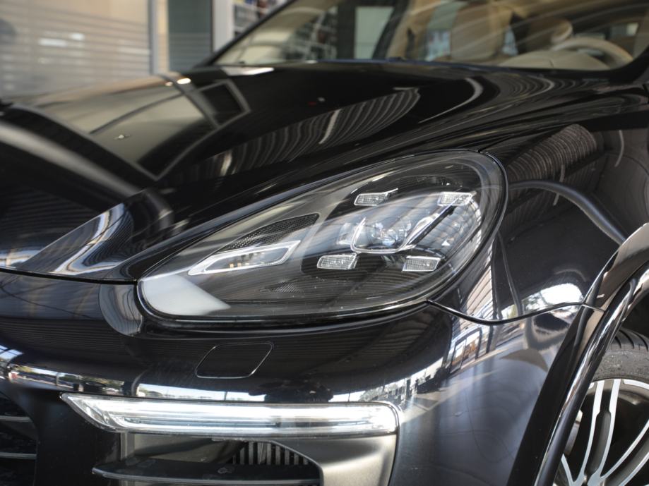 Porsche Cayenne Diesel Platinum Edition (PORSCHE APPROVED JAMSTVO), fotografija 12