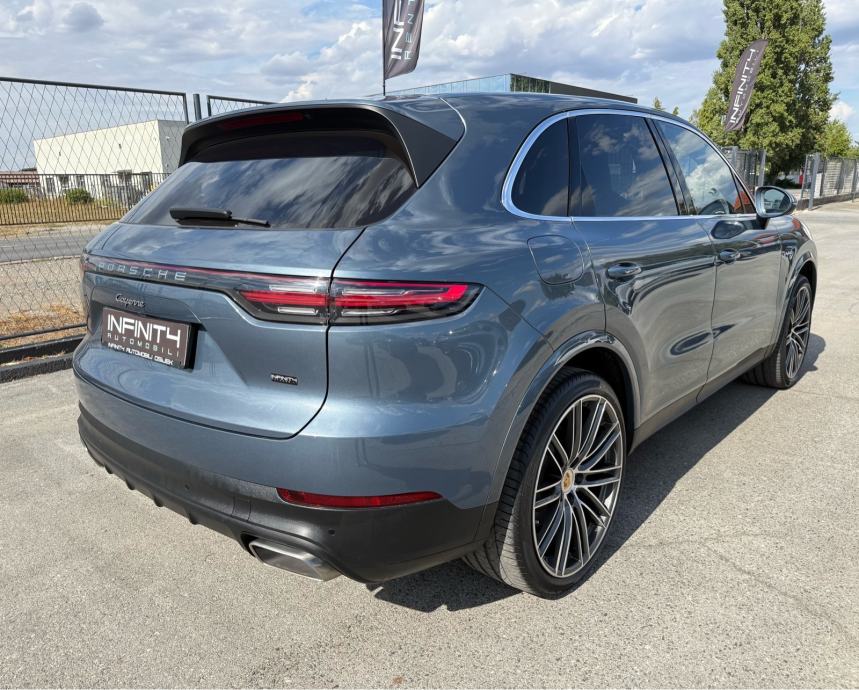 Porsche Cayenne E-Hybrid NAVI, ALU R22, BOSE, CHRONO, MATRIX, 462kS, fotografija 9