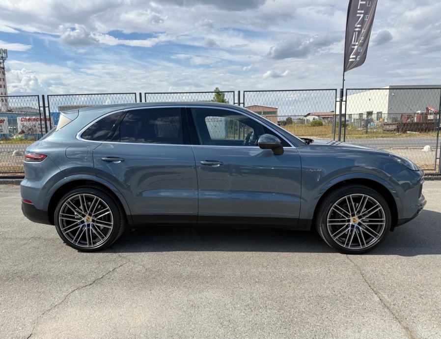 Porsche Cayenne E-Hybrid NAVI, ALU R22, BOSE, CHRONO, MATRIX, 462kS, fotografija 11
