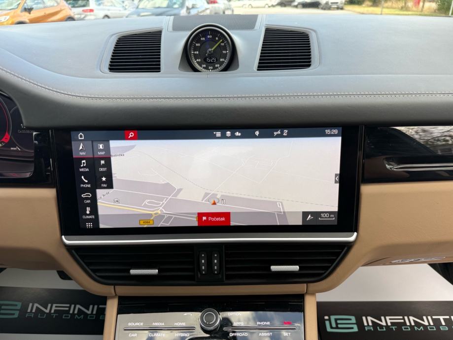 Porsche Cayenne E-Hybrid NAVI, ALU R22, BOSE, CHRONO, MATRIX, 462kS, fotografija 19