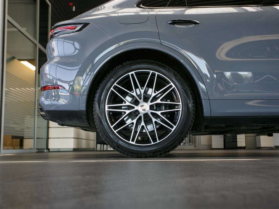 Porsche Cayenne E-Hybrid Coupé (PORSCHE APPROVED JAMSTVO), fotografija 12
