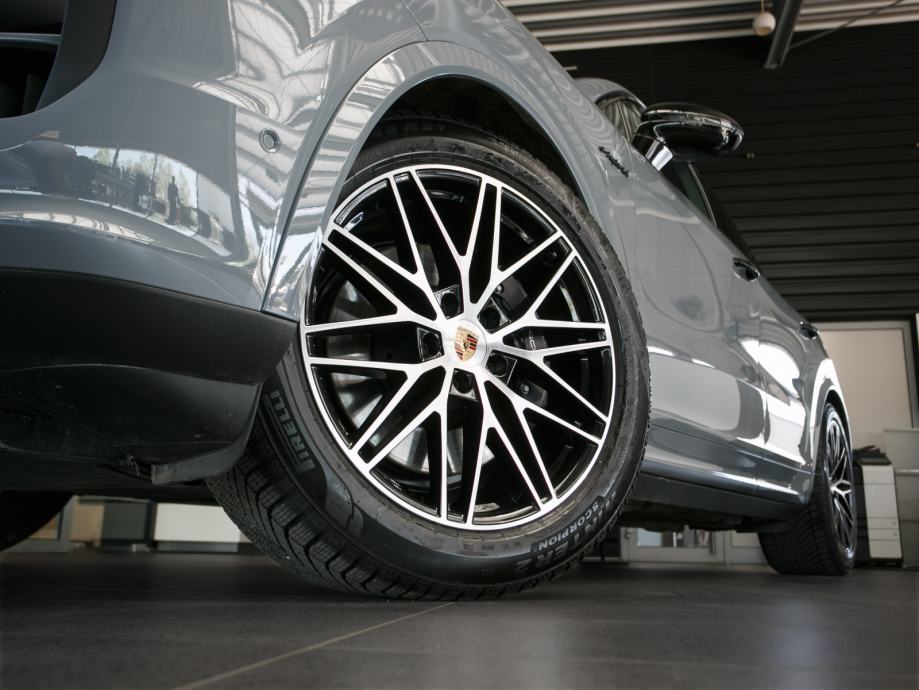 Porsche Cayenne E-Hybrid Coupé (PORSCHE APPROVED JAMSTVO), fotografija 9