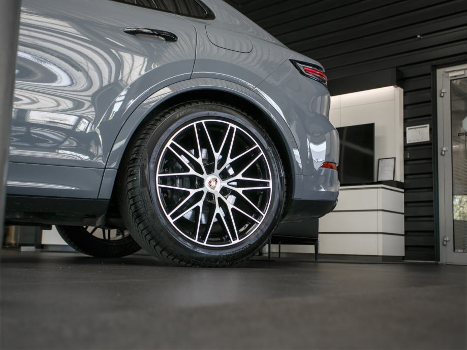 Porsche Cayenne E-Hybrid Coupé (PORSCHE APPROVED JAMSTVO), fotografija 10