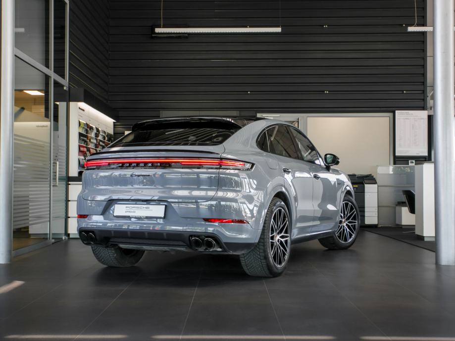 Porsche Cayenne E-Hybrid Coupé (PORSCHE APPROVED JAMSTVO), fotografija 3