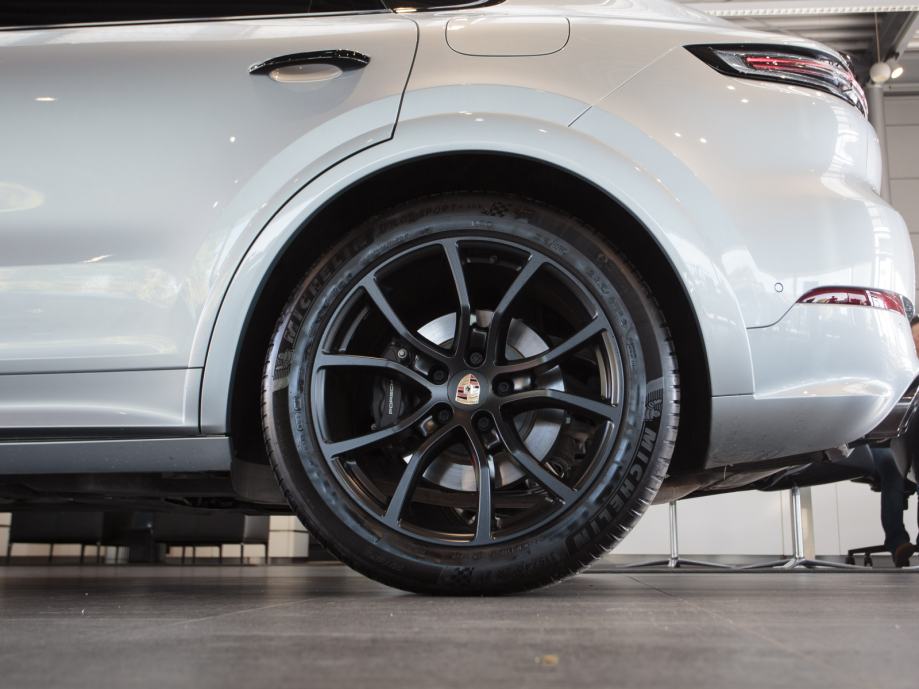 Porsche Cayenne E-Hybrid Coupé (PORSCHE APPROVED JAMSTVO), fotografija 11