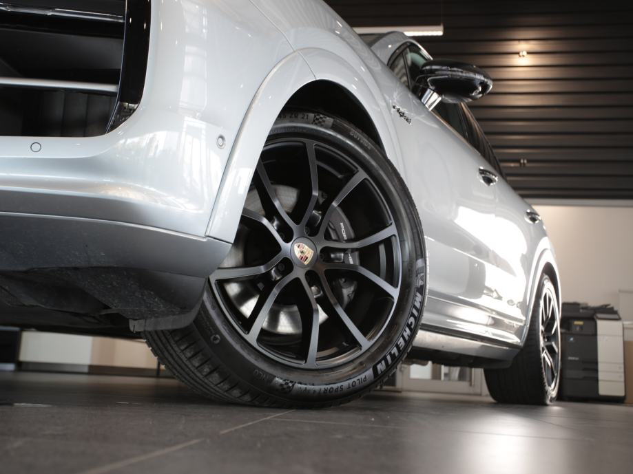 Porsche Cayenne E-Hybrid Coupé (PORSCHE APPROVED JAMSTVO), fotografija 9