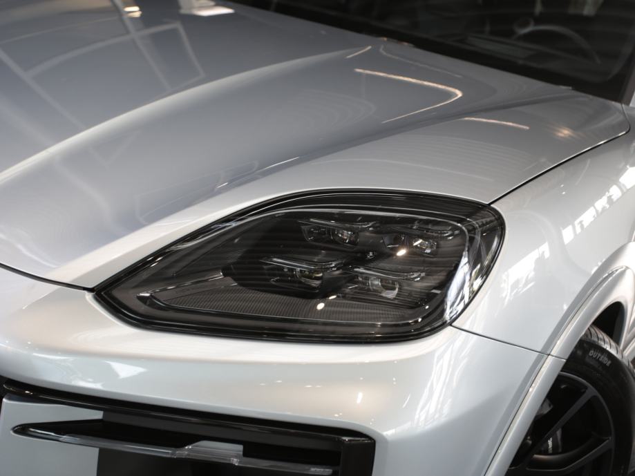 Porsche Cayenne E-Hybrid Coupé (PORSCHE APPROVED JAMSTVO), fotografija 12