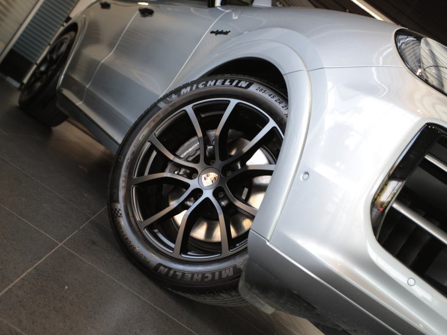 Porsche Cayenne E-Hybrid Coupé (PORSCHE APPROVED JAMSTVO), fotografija 10
