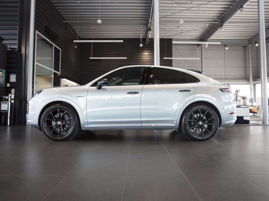 Porsche Cayenne E-Hybrid Coupé (PORSCHE APPROVED JAMSTVO), fotografija 2