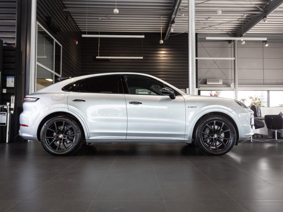 Porsche Cayenne E-Hybrid Coupé (PORSCHE APPROVED JAMSTVO), fotografija 5