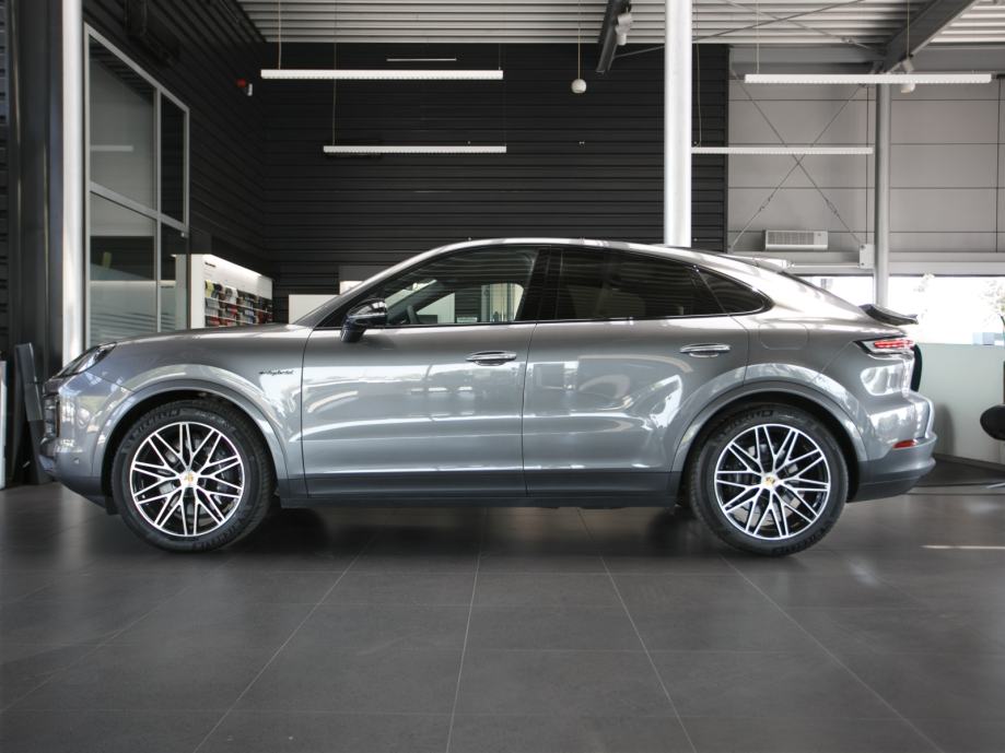 Porsche Cayenne E-hybrid Coupe (PORSCHE APPROVED JAMSTVO), fotografija 2