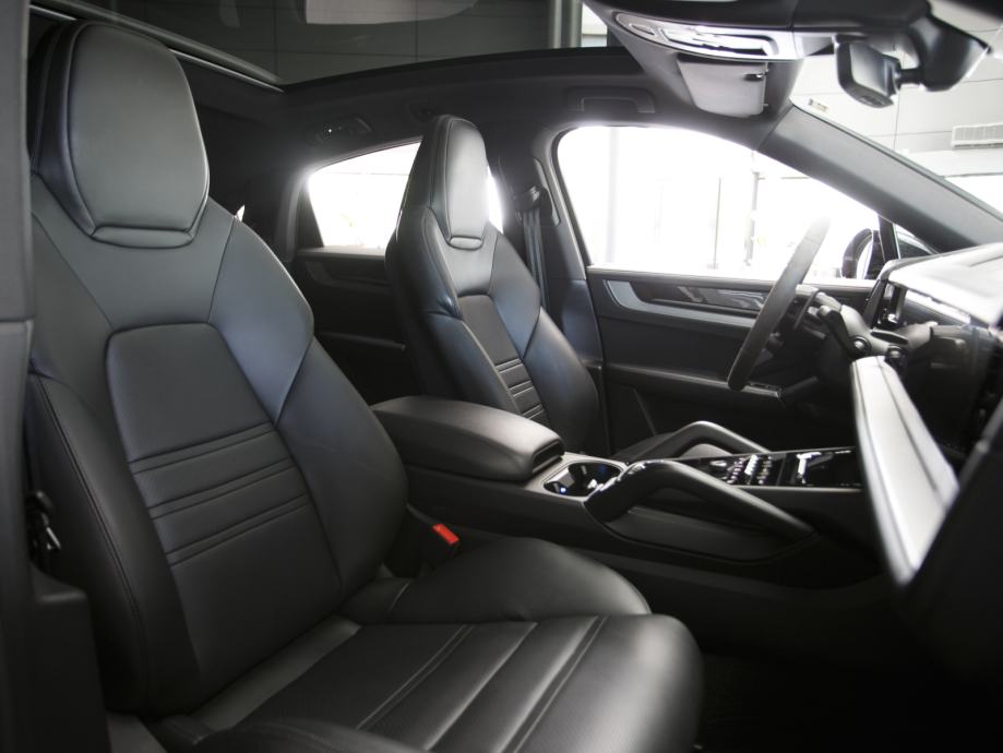 Porsche Cayenne E-hybrid Coupe (PORSCHE APPROVED JAMSTVO), fotografija 18