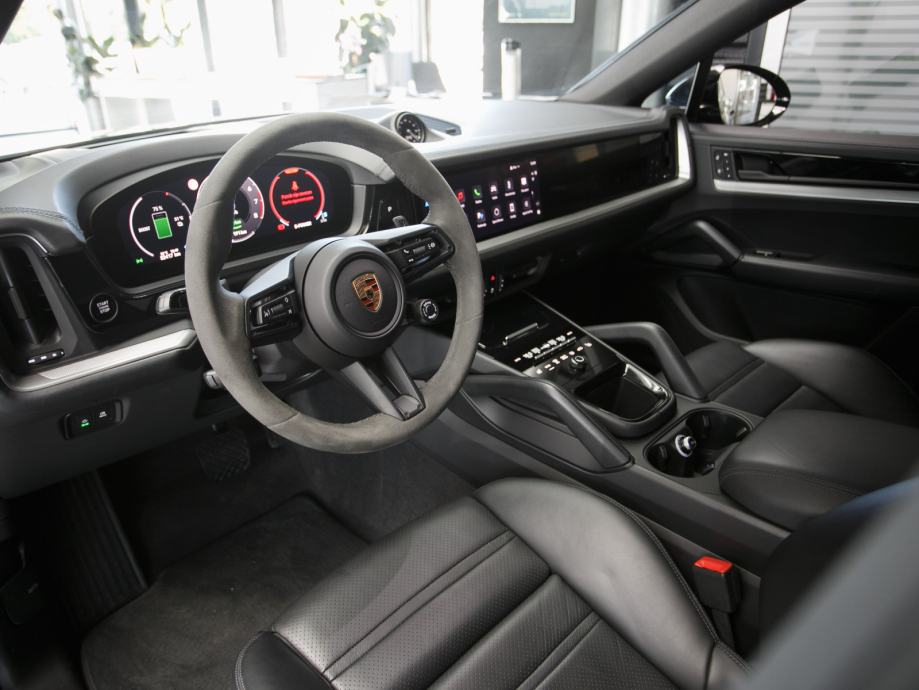 Porsche Cayenne E-hybrid Coupe (PORSCHE APPROVED JAMSTVO), fotografija 15